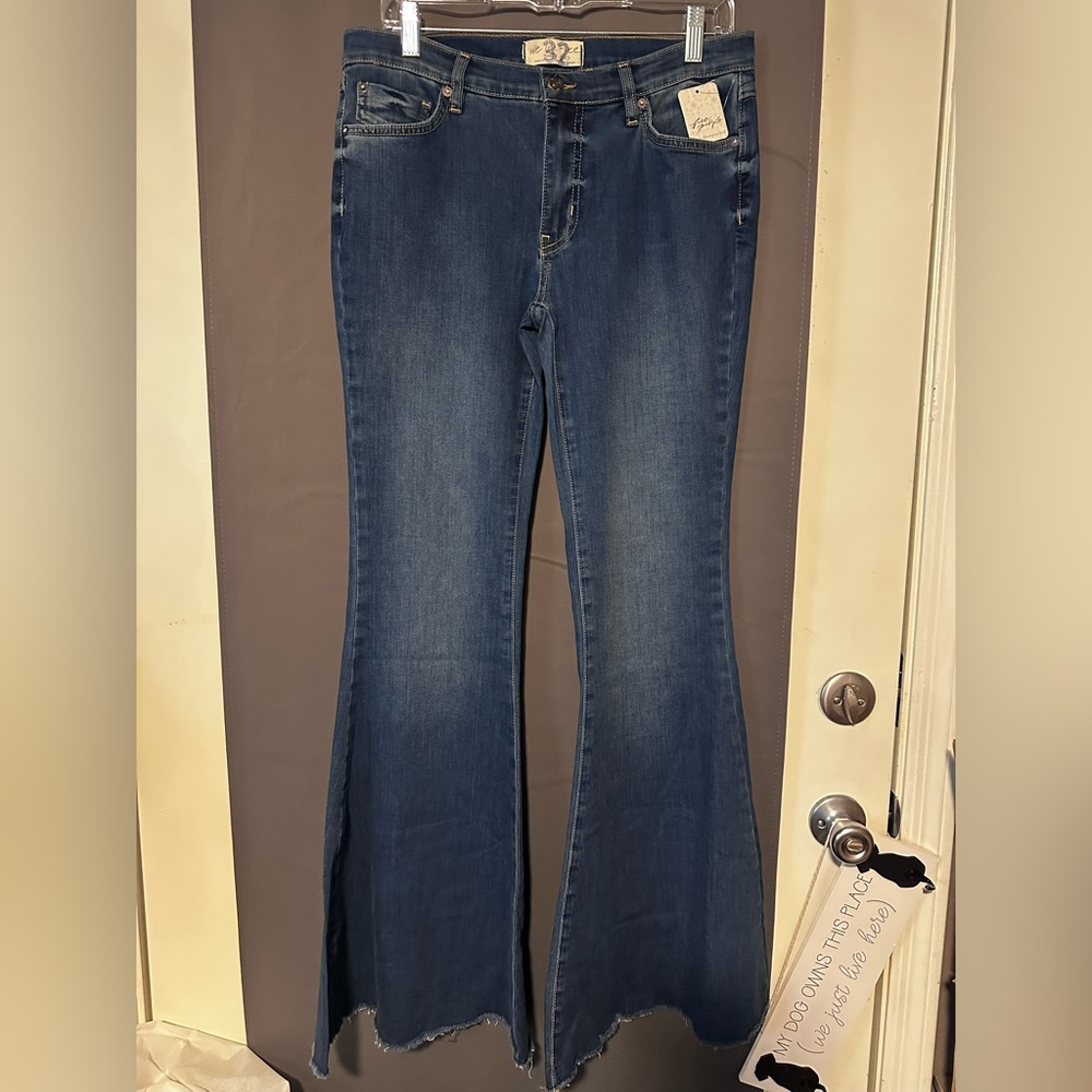 ❤️‍🔥LAST CHANCE ❤️‍🔥Free People Flare Jeans NWT